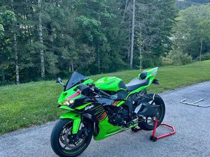 KAWASAKI ZX6R