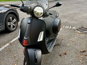 PIAGGIO VESPA 300 GTS SUPERSPORT