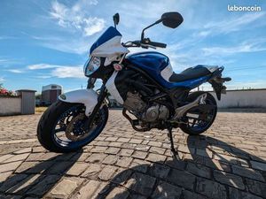 SUZUKI GLADIUS 650