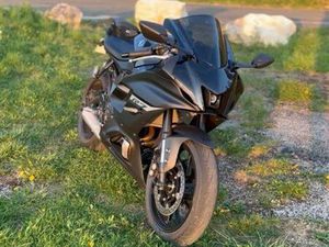 YAMAHA R7 A2 - 2024 - 3 500KM - OPTIONS