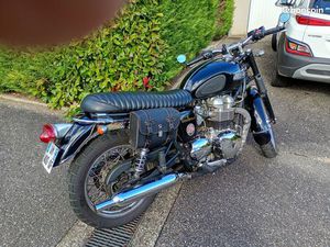 TRIUMPH BONNEVILLE