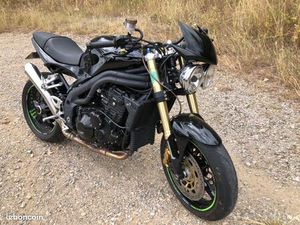 TRIUMPH SPEED TRIPLE