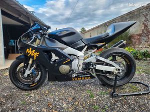 YAMAHA R1 PISTE