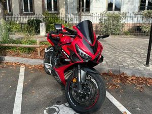 HONDA CBR650R