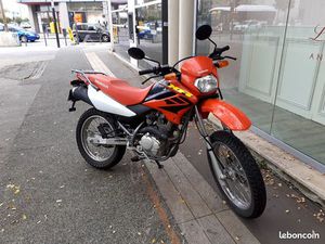 MOTO HOMOLOGUÉ ROUTE HONDA 125