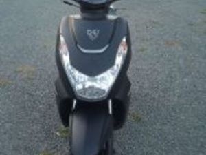 SCOOTER KISBEE 4T BONNE ÉTAT CT BON POUR 3 ANS ET CG A JOUR