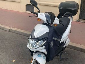 EASY WATTS E-STOCK 50 CC – 2023 – EXCELLENT ÉTAT – 18 000 KM – 100 KM D’AUTONOMIE