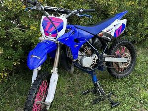 85 YZ