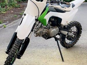 DIRT BIKE PIT BIKE