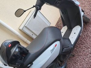 SCOOTER PEUGEOT KISBEE