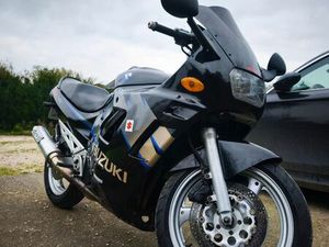SUZUKI GSXF 750
