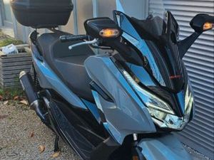HONDA FORZA 300 TRÈS BON ÉTAT
