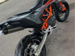 VENDS MOTO KTM 690 SMCR