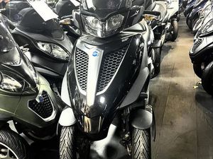 PIAGGIO MP3 300 YOURBAN NOIR BRILLANT GARANTIE 3 ANS