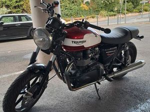 TRIUMPH BONNEVILLE 900 NEWCHURCH