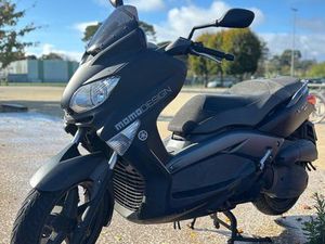SCOOTER XMAX 125 YAMAHA MOMO DESIGN