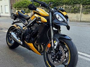 STREET TRIPLE 765 RS