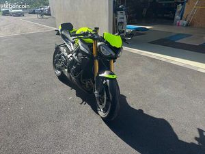 TRIUMPH STREET TRIPLE MOTO 2