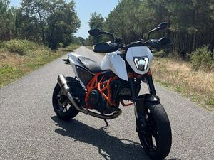 KTM 690 DUKE R