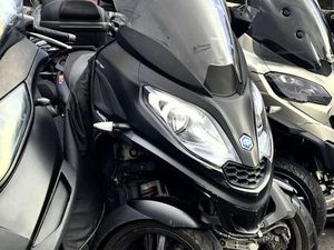 PIAGGIO MP3 300 HPE SPORT BLACK MAT GARANTIE 3 ANS