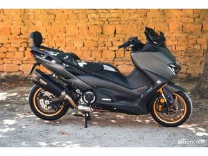 YAMAHA TMAX 560 TECH MAX - VERT KAMO +AKRAPOVIC