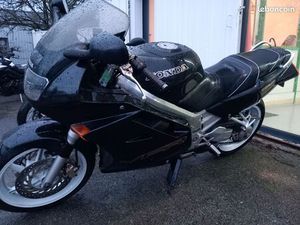 VEND MOTO VFR 750 RC36