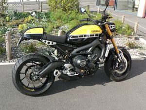 YAMAHA XSR 900