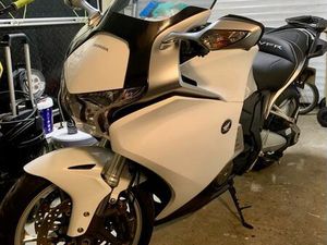 HONDA VFR 1200 F DCT FULL 175CH LÉGAL