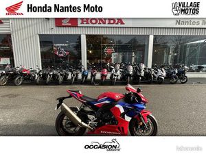 HONDA CBR 1000 RR-R