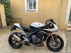 TRIUMPH SPEED TRIPLE 1200 RR