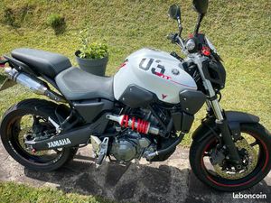 YAMAHA MT 03