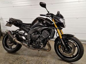 YAMAHA FZ8 2010 19 000 KMS