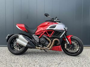 DUCATI DUCATI 1200 DIAVEL 2011 2011 1200 CM3 | MOTO ROUTIÈRE | 22 002 KM | 42100 ST ETIENNE