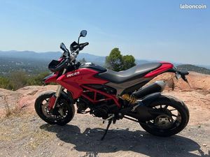 DUCATI HYPERMOTARD 939