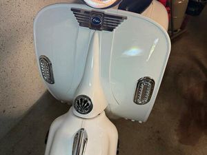 VERKAUFE E ROLLER NEU MIT ERSATZ AKKU UND LADEGERÄT 45 KM/H