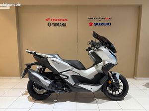 HONDA ADV 350 GRIS ARGENT 2023 AVEC 2209 KILOMÈTRES