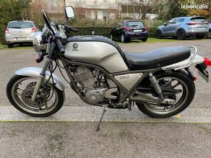 YAMAHA SRX 600