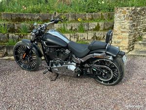 HARLEY DAVIDSON BREAKOUT 117