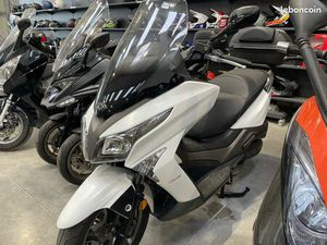 SCOOTER KYMCO 125 X-TOWN PARFAIT ÉTAT
