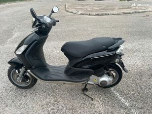 VENTE OU ECHANGE PIAGGIO FLY