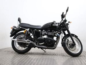 TRIUMPH BONNEVILLE 900