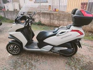 PEUGEOT METROPOLIS 400 - 2014