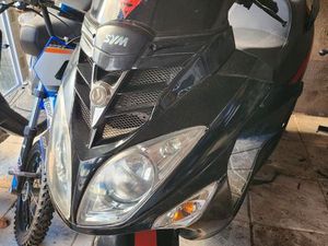 VENDS MOTO 600 ET SCOOTER 125