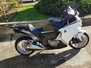 HONDA VFR1200F