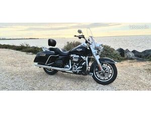 A SAISIR SUPERBE HARLEY DAVIDSON ROADKING 1745