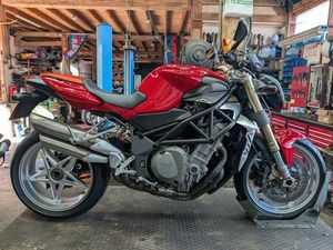 ② MV AGUSTA F4 750 BRUTAL
