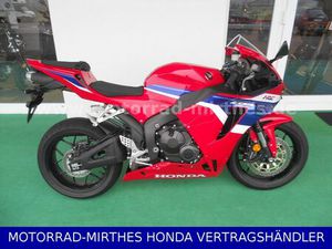 HONDA CBR600RR *1.HAND*4000KM*REIFEN NEU*
