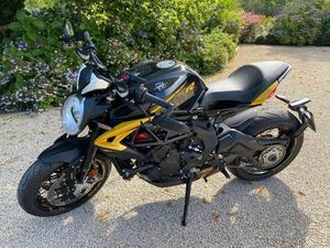 MV AGUSTA BRUTALE 800 DRAGSTER RR