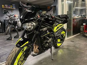 TRIUMPH STREET TRIPLE 765 R