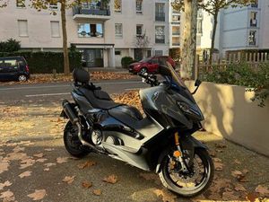 TMAX 560 TECHMAX GRIS NARDO